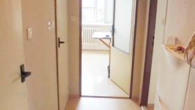 Pronájem bytu 1+1/balkon, 43 m2, ul. U dvou srpů, Praha 5 - Smíchov.