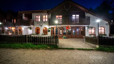 Lovecký hotel Jivák – perla svatojiřských lesů u rybníka Jívák