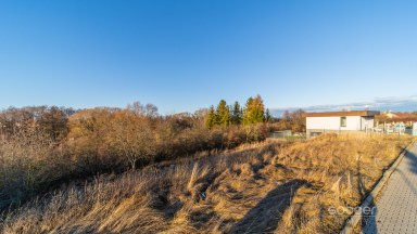 Prodej stavebního pozemku 900 m2, Praha- západ – Dobrovíz, vč. projektu