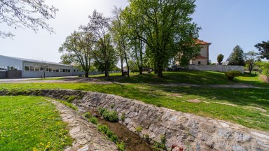 Postavte si dům v atraktivní lokalitě Středočeského kraje. 