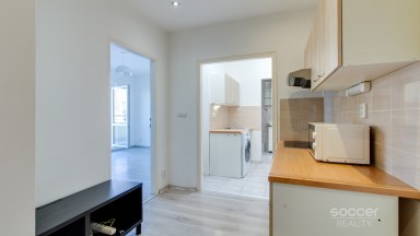 Pronájem bytu 1+1, 32 m² + terasa 15 m² + sklep 6 m², Praha 4 – Pankrác, ul. Neveklovská