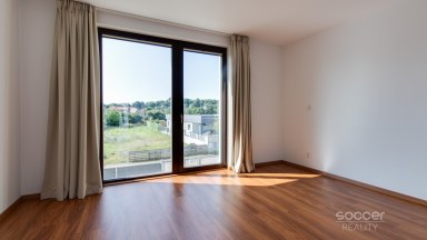 Pronájem rodinného domu v ulici U Zimoviště, Praha 20 - Horní Počernice.