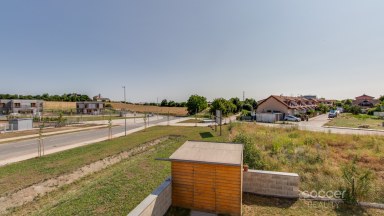Pronájem rodinného domu v ulici U Zimoviště, Praha 20 - Horní Počernice.