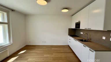 Zcela nový byt krásným výhledem v Korunní ulici, Vinohrady.