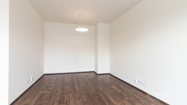 Pronájem bytu 1+kk/T/S/G, 39 m2, ul. Sokolovská, Praha 9 - Vysočany.