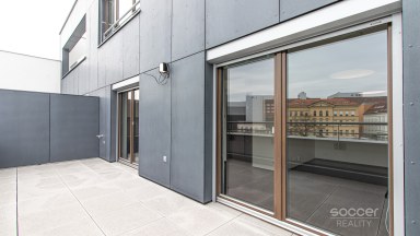Pronájem bytu 1+kk/T/S/G, 39 m2, ul. Sokolovská, Praha 9 - Vysočany.