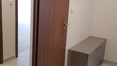 Pronájem novostavby bytu 2 + kk/B/S v Praze 13 - Stodůlky, ulice Klementova.