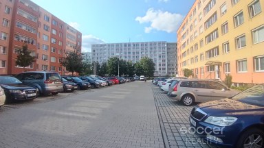 Pronájem krásného bytu 1+kk/B/S, 34 m2, ul. Na Růžovém poli, Kladno.