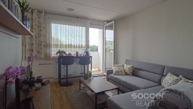 Pronájem krásného bytu 1+kk/B/S, 34 m2, ul. Na Růžovém poli, Kladno.