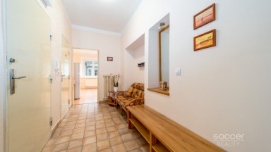 Hezký a plně zařízený byt 3+kk v dobré lokalitě Mladé Boleslavi. 