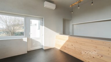 Pronájem komerčního prostoru 33 m² se zahradou – Lysá nad Labem.