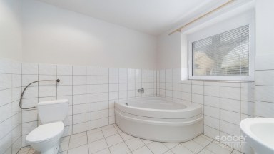 Prodej řadového rodinného domu 4+1, 160 m2, ul. Rašínova, Kladno.