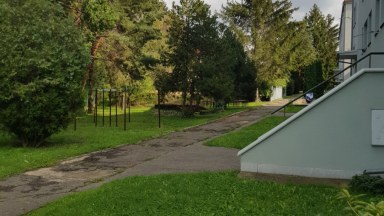 Pronájem bytu 2 + kk, 40 m2, v Praze 5 -  Košíře, ulice Karenova.