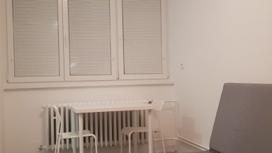 Pronájem bytu 2 + kk, 40 m2, v Praze 5 -  Košíře, ulice Karenova.