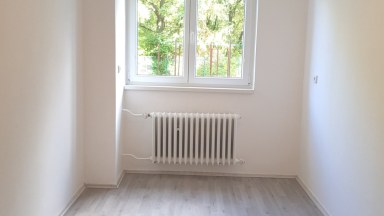 Pronájem bytu 2 + kk, 40 m2, v Praze 5 -  Košíře, ulice Karenova.