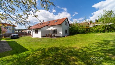 Malebný venkovský dům se zahradou blízko Českého ráje.