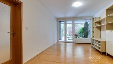 Pronájem bytu 2+kk/T/Z, 58 m², Praha 8 – Troja, ulice Vřesová.