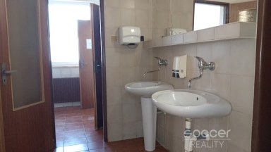 Pronájem kanceláře, 14 m2, Praha 10 - Dolní Měcholupy, ul. Ke Kablu.