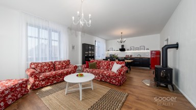 Velmi krásný nadstandardní byt ve vile se zahradou.