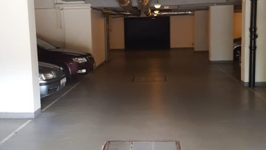 Pronájem garážového stání, Praha 5 - Smíchov, ul. Na Hřebenkách.