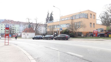 Pronájem garážového stání, Praha 5 - Smíchov, ul. Na Hřebenkách.