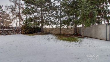 K pronájmu kanceláře/byt 90 m²/zahrada – Praha, Mezihoří, Horní Počernice