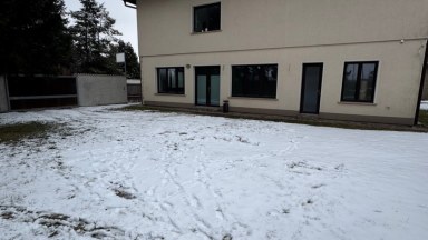 K pronájmu kanceláře/byt 90 m²/zahrada – Praha, Mezihoří, Horní Počernice