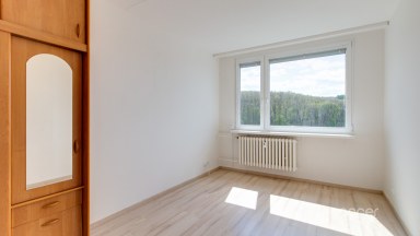 Prodej zrekonstruovaného bytu 2+kk, 47 m2, ul. Za Sídlištěm, Praha 4 - Komořany. 