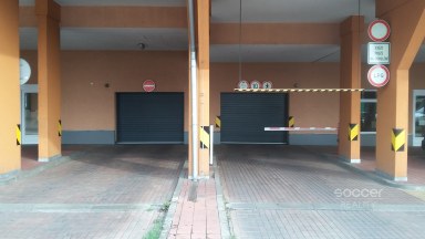 Pronájem krytého garážového stání, 12 m² – Praha 9, Vysočany (Nová Harfa).
