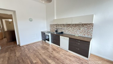 Pronájem  prostorného bytu 3+1, 110 m2 v Praze 3, ulice Nitranská