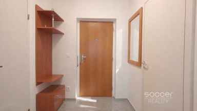 Pronájem bytu 1+kk 38 m2/PS/S, ul. Randova, Praha 5 - Smíchov.