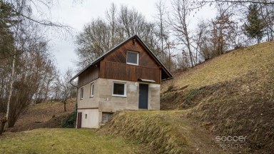 Pronájem rekreační chaty, Suhrovice, 16 km od Mladé Boleslavi.