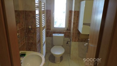 Pronájem prostorného bytu 3 + kk v Praze 2 - Vinohrady, ulice Budečská.