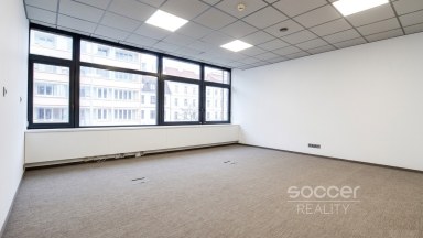 Pronájem tří kanceláří 114 m2 ulice Sokolovská, Praha 9