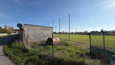 Pronájem garáže 22 m², Sadská, ul. U Stadionu.