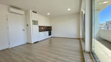 Nový apartmán s terasou a parkovacím stáním v prestižní čtvrti.