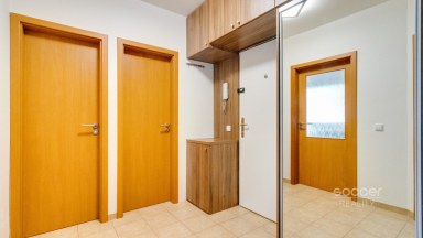 Pronájem bytu 2+kk/B, 45 m2 + balkon 7 m2, ulice V Honech, Klecany. 