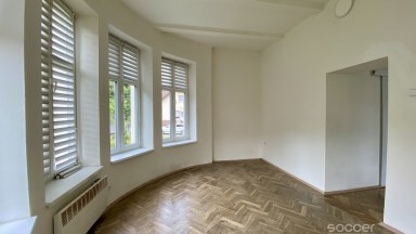 Příjemný byt ve vile s géniem loci v atraktivní lokalitě.