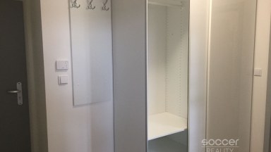 Příjemný byt s parkovacím stáním v Rezidenci Jičínská.