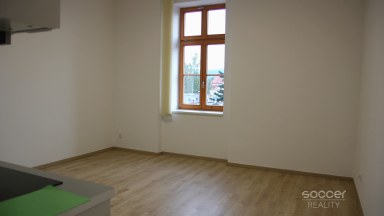 Příjemný byt s parkovacím stáním v Rezidenci Jičínská.