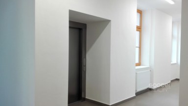 Příjemný byt s parkovacím stáním v Rezidenci Jičínská.