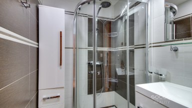 Prodej bytu 1+kk 39,3 m² s garážovým stáním a sklepem, Praha 9 – Letňany, ul. Třinecká.