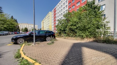 Prodej bytu 1+kk 39,3 m² s garážovým stáním a sklepem, Praha 9 – Letňany, ul. Třinecká.