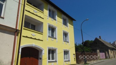 Pronájem bytu 2+kk 33 m2 + lodžie 3 m2 v centru Neveklova, okres Benešov.