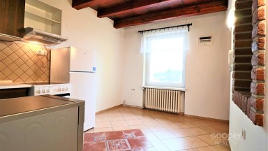 Pronájem bytu 2+kk 33 m2 + lodžie 3 m2 v centru Neveklova, okres Benešov.