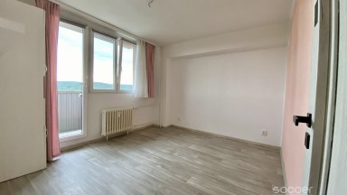 Příjemný byt 2+1 s lodžií ve vyhledávané čtvrti Mladé Boleslavi. 
