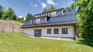 Pronájem chalupy v srdci Krkonoš – Svoboda nad Úpou (380 m²)