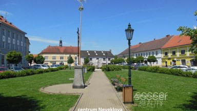Pronájem pěkného bytu 2+kk+terasa, 67 m2 v centru Neveklova, okres Benešov.