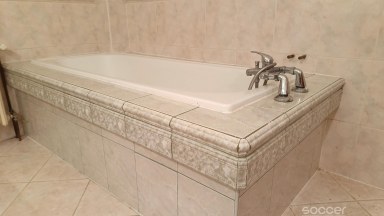 Pronájem pěkného bytu 2+kk+terasa, 67 m2 v centru Neveklova, okres Benešov.