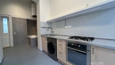 Pronájem bytu 2+1 s balkonem v centru Prahy. 